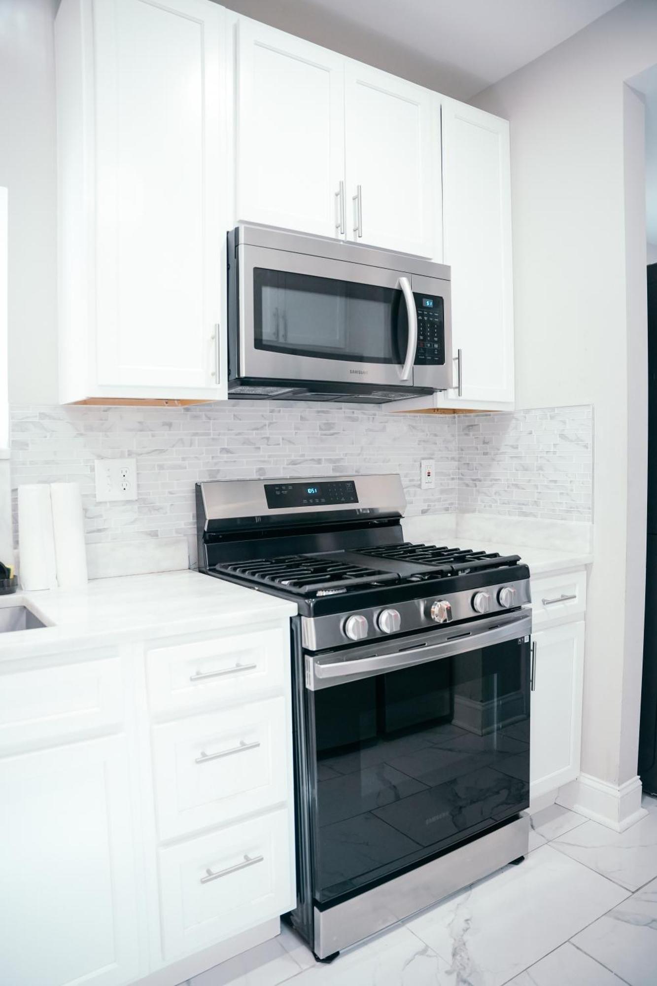 Charm City Luxury 4 Bedroom Brick Home Балтимор Екстериор снимка